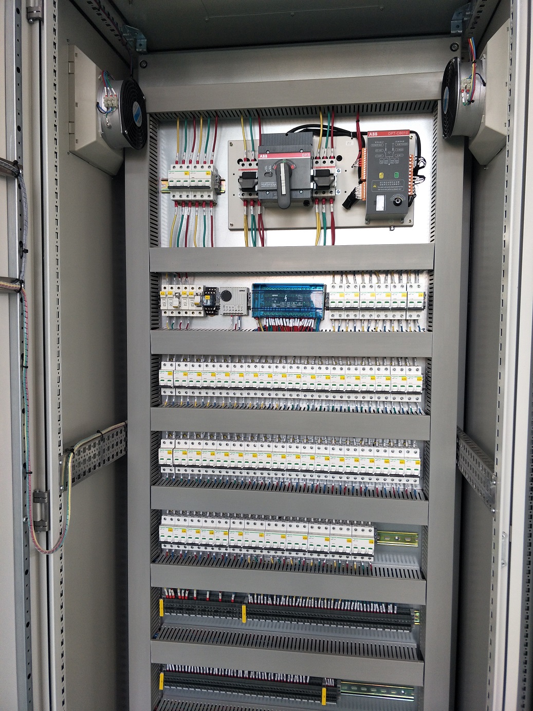 Industrial Automation Control Cabinet – Custom Electrical Control Panel Manufacturer